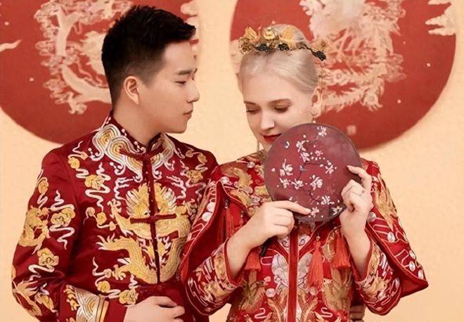 大问题：大量中国男性涌入俄罗斯找媳妇！九游会网址是多少中俄免签后可能带来一(图2)