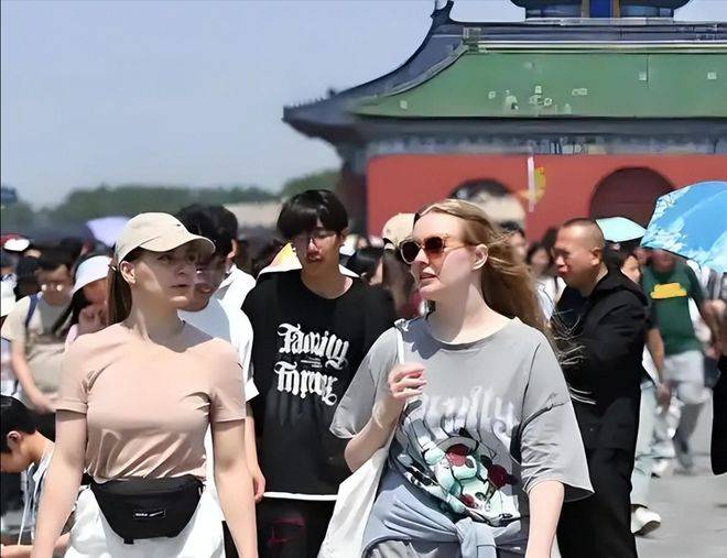 大问题：大量中国男性涌入俄罗斯找媳妇！九游会网址是多少中俄免签后可能带来一(图3)